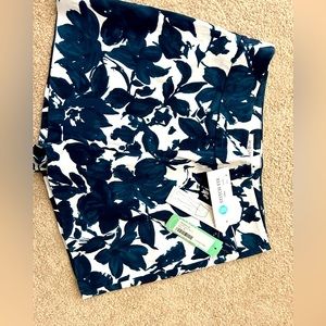 Margaret M shorts from stitch fix, size medium, new with tags